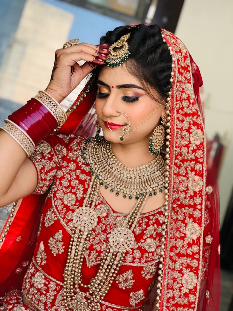 Aazam Husain Salon 'N' Academy — photo 1