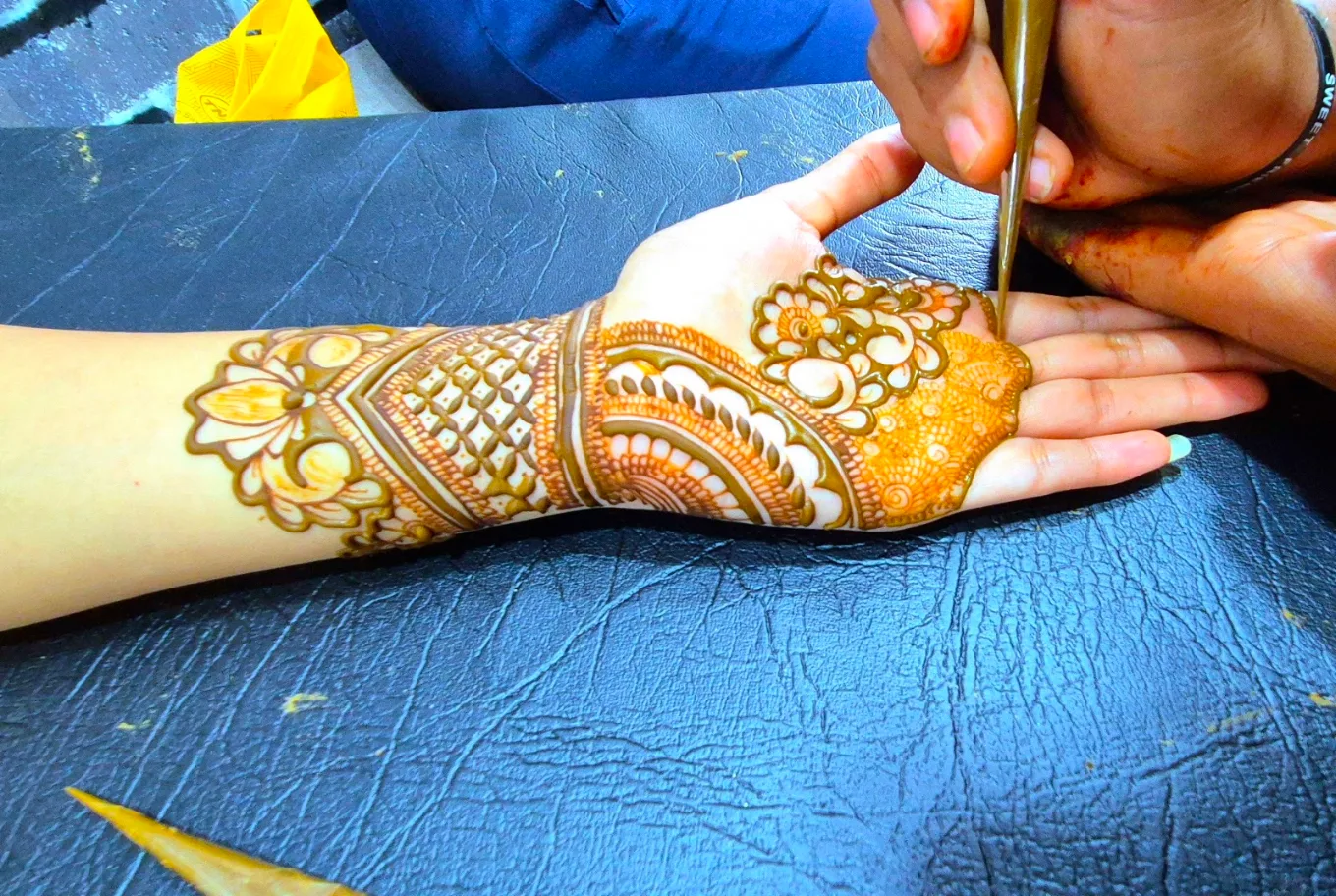 Ravi mehandi & tattoo artist