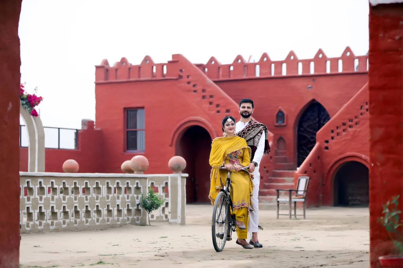 Vintage Studio and Stable / Pre-Wedding Shoot — photo 2