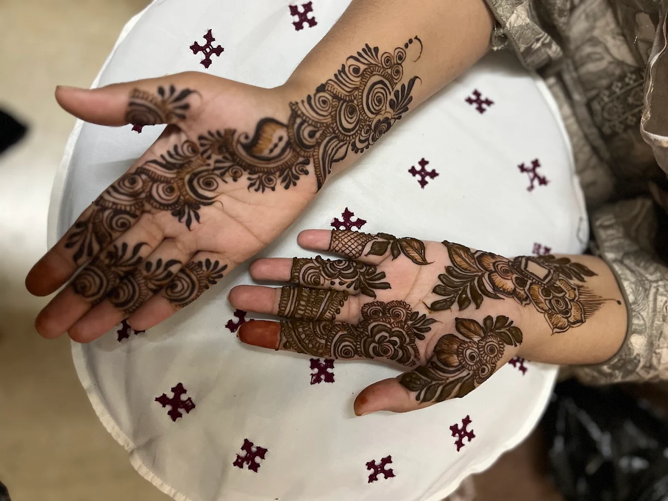 Rida mehndi artist & creation