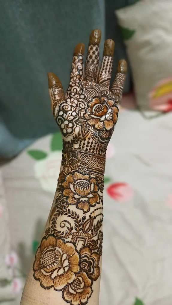 Zaiba mehendi artist and nail artist chitradurga — photo 4