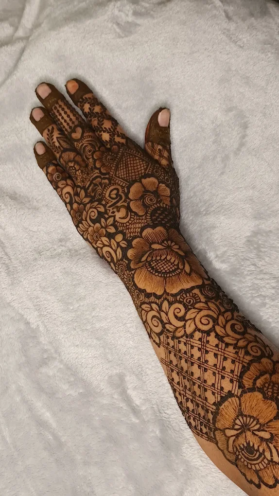 Zaiba mehendi artist and nail artist chitradurga — photo 2