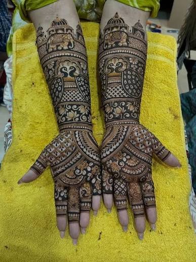 Asma Mehendi artist