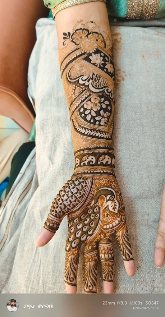 Bridal mehandi artist