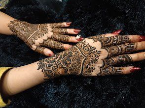 Divya mehendi art